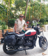 Yezdi Roadster Dual Tone 2023 Model