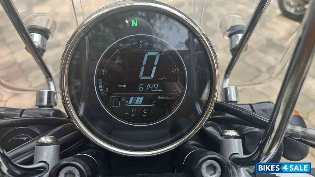 Yezdi Roadster Dual Tone