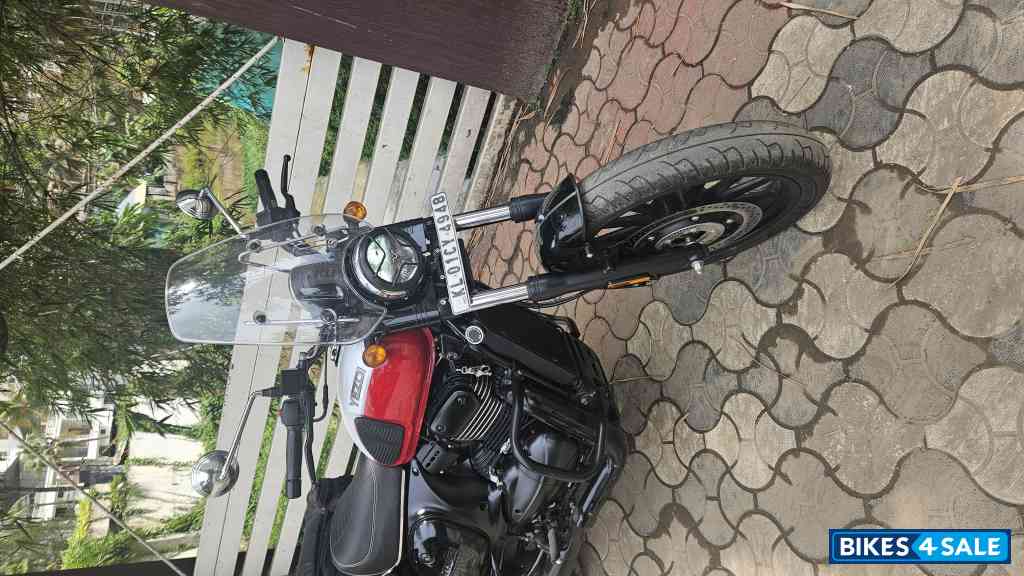 Yezdi Roadster Dual Tone