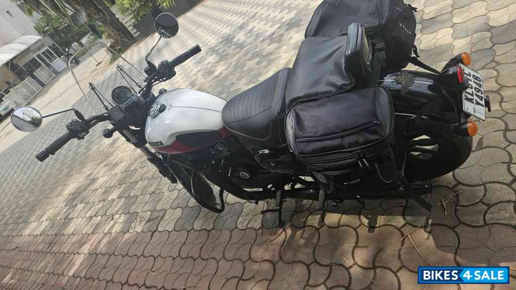 Yezdi Roadster Dual Tone