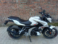 Bajaj Pulsar N160