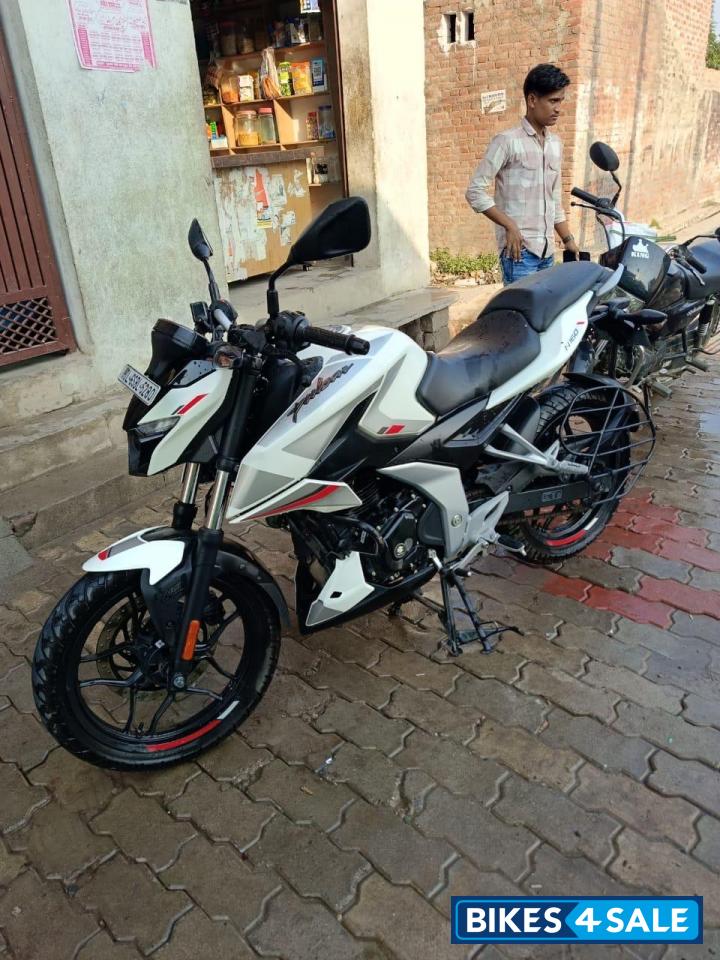 Bajaj Pulsar N160