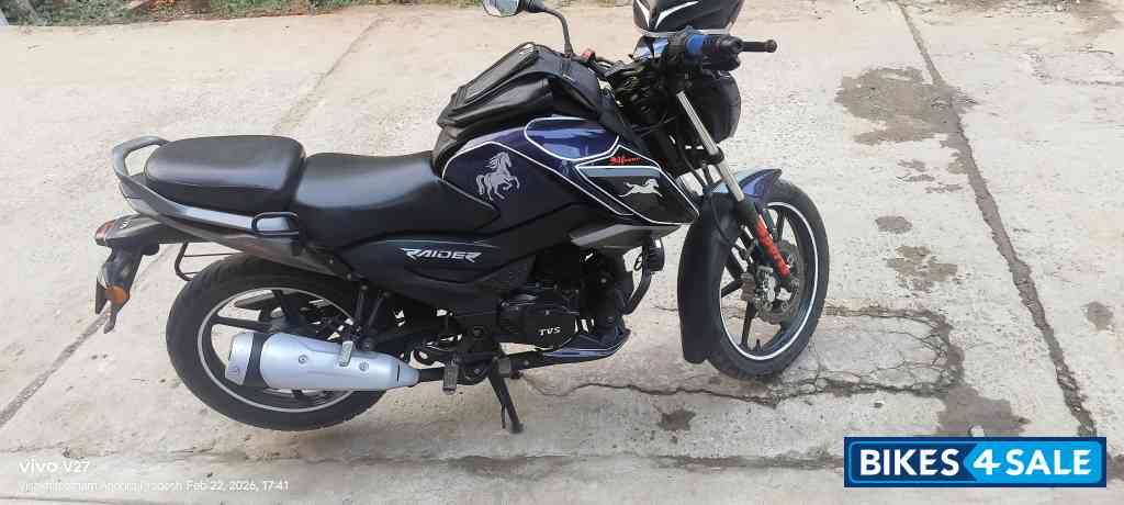 TVS Raider Split Seat