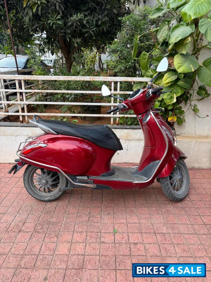 Bajaj Chetak Premium