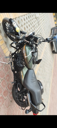 Bajaj Avenger Street 220
