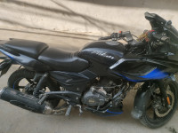 Bajaj Pulsar 220F