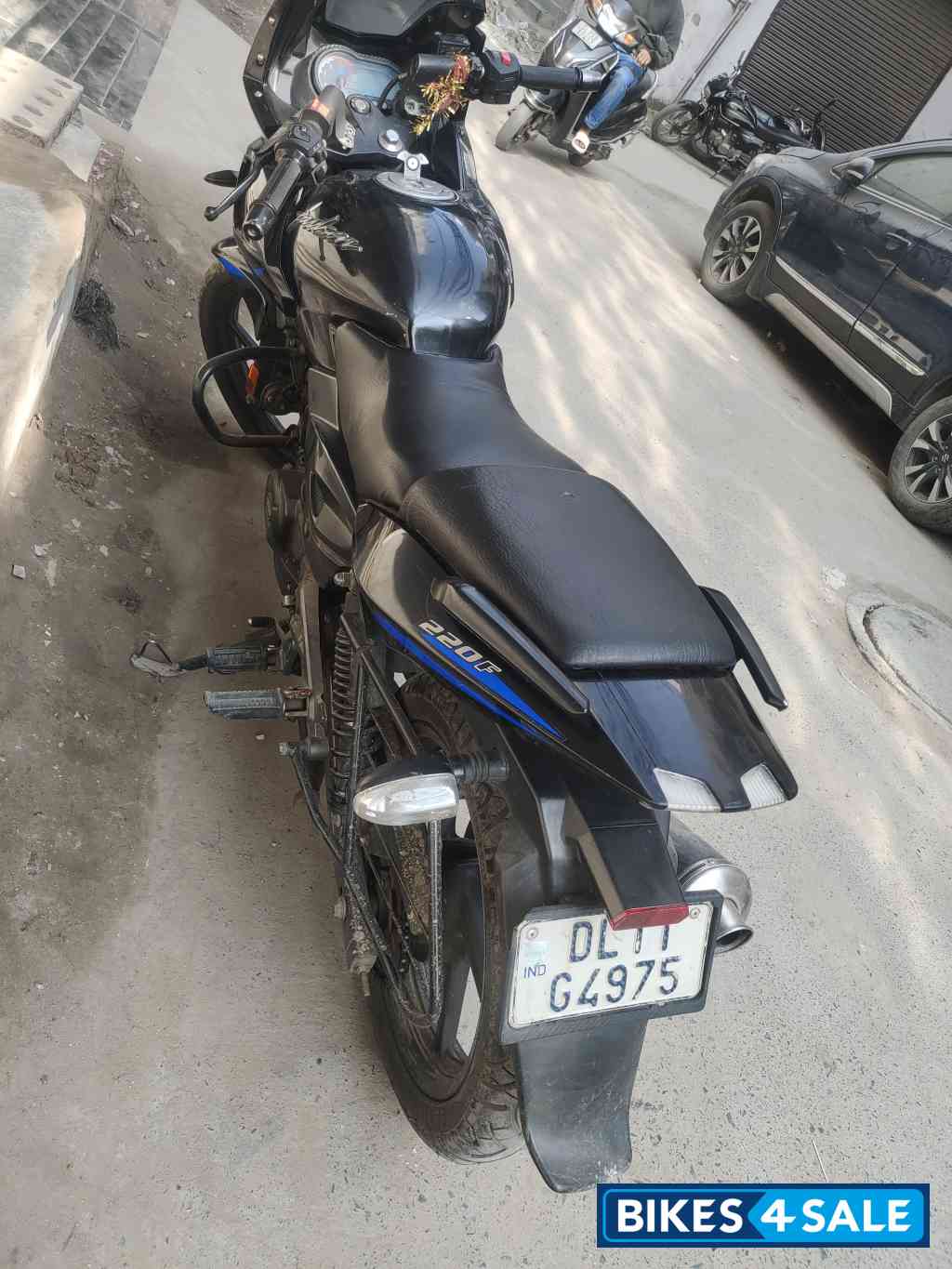 Bajaj Pulsar 220F Bajaj Pulsar 220F