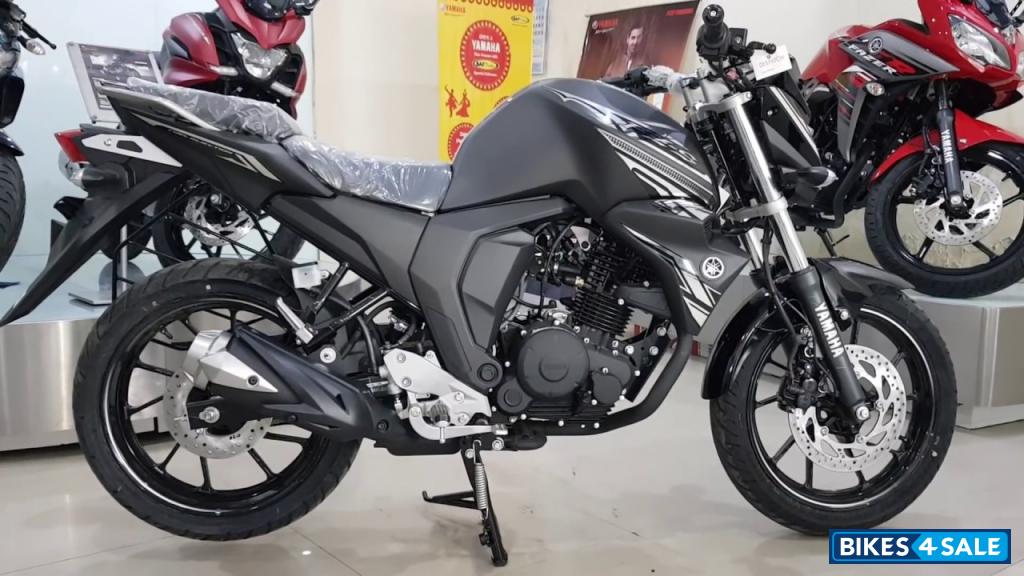 Ash & Green Yamaha FZ-S