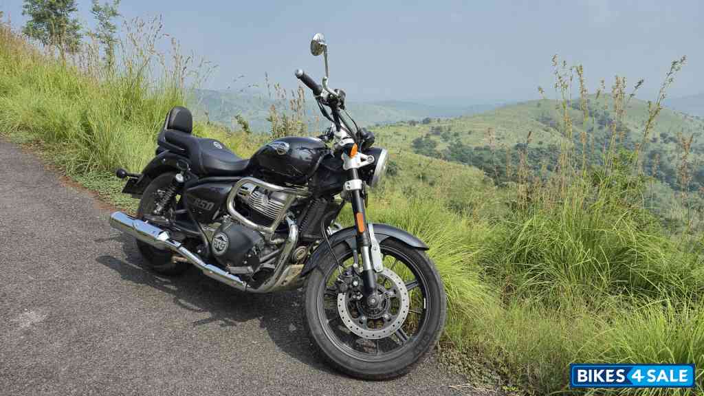 Royal Enfield Super Meteor 650