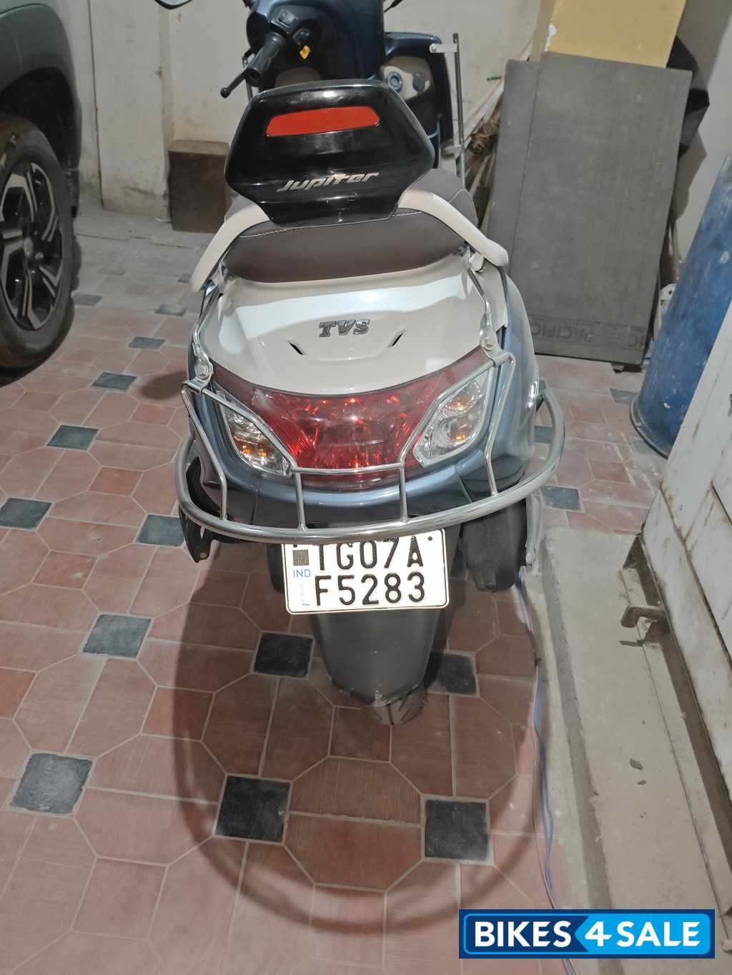 Ivory Grey TVS Jupiter 125 DT SXC