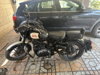 Royal Enfield Classic 500