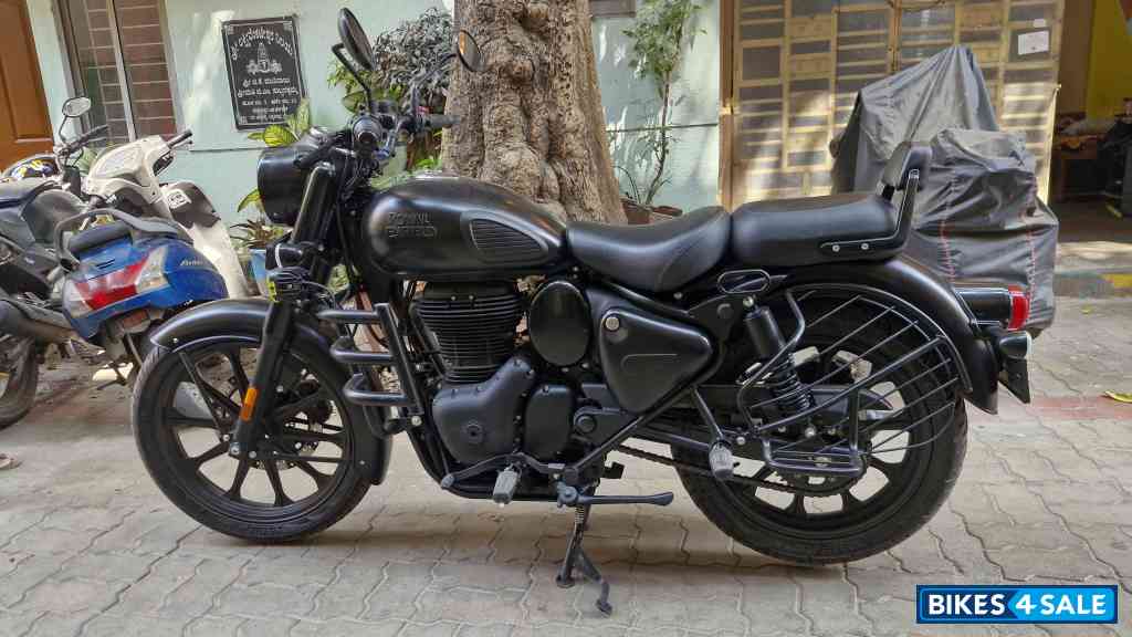 Matte Black Royal Enfield Classic Stealth Black Matte Black Royal Enfield Classic Stealth Black