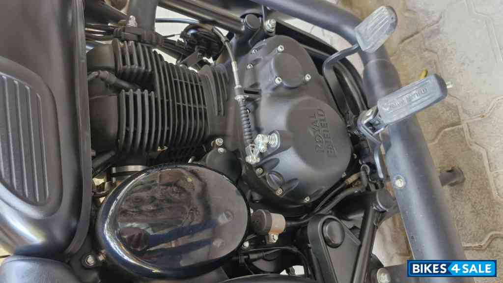 Matte Black Royal Enfield Classic Stealth Black Matte Black Royal Enfield Classic Stealth Black