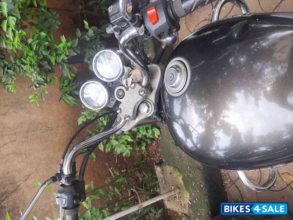 Green Royal Enfield Thunderbird TwinSpark 350