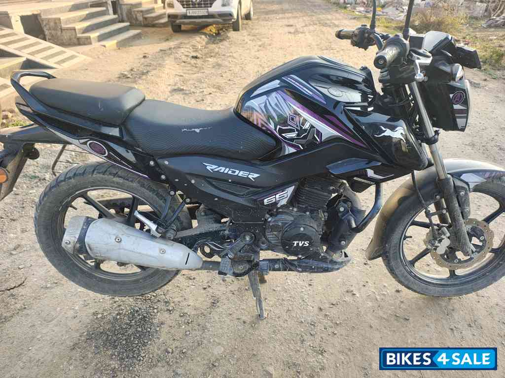 Black TVS Raider 125 Marvel Super Squad Edition