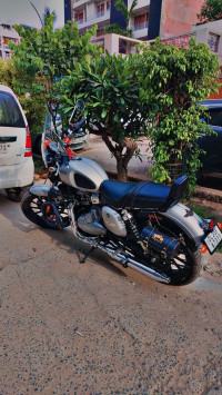 Yezdi Roadster Chrome 2023 Model