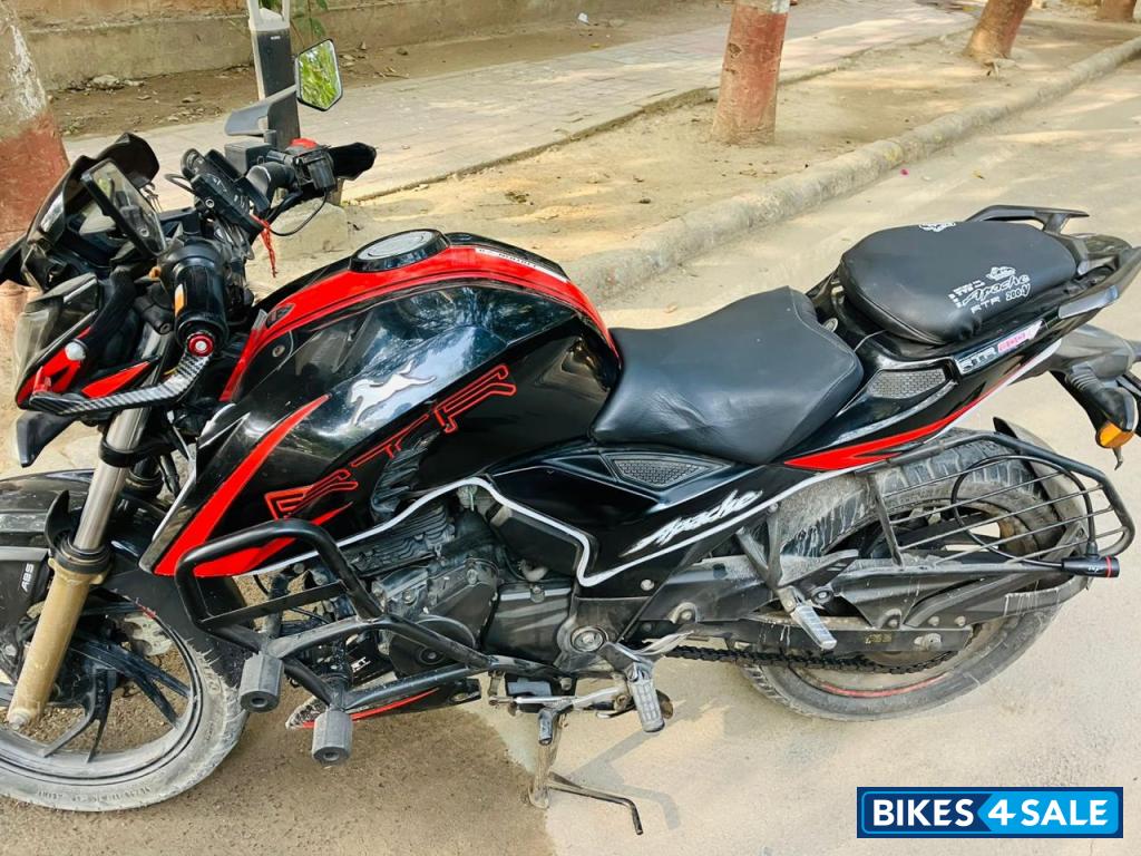TVS Apache RTR 200 4V Race Edition 2.0