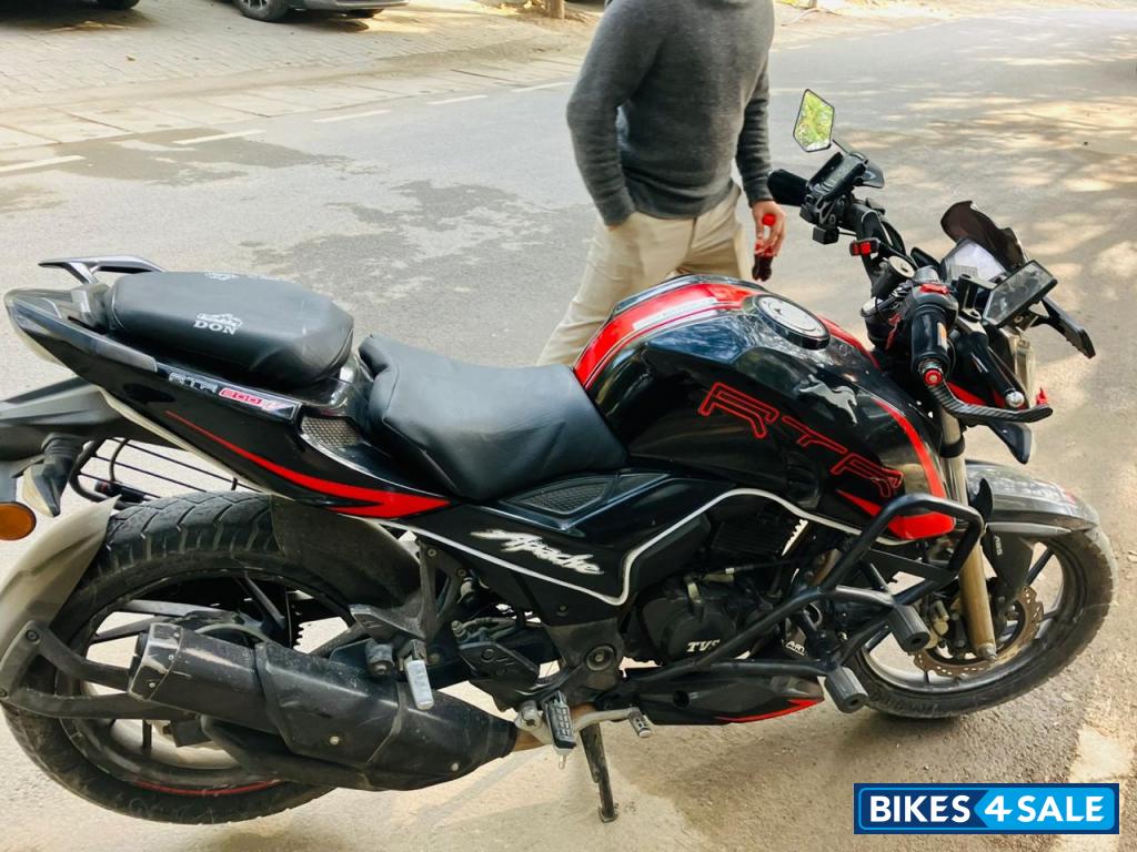 TVS Apache RTR 200 4V Race Edition 2.0
