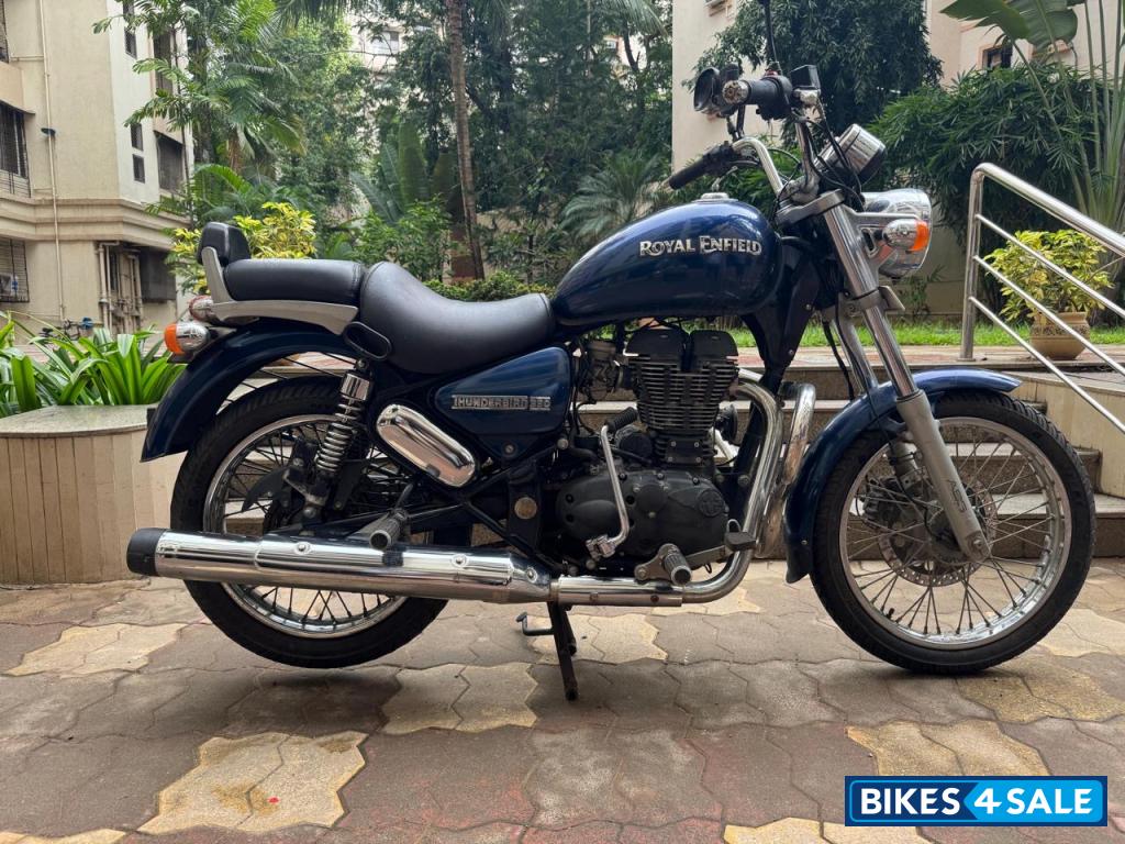 Royal Blue / Marine Royal Enfield Thunderbird 350