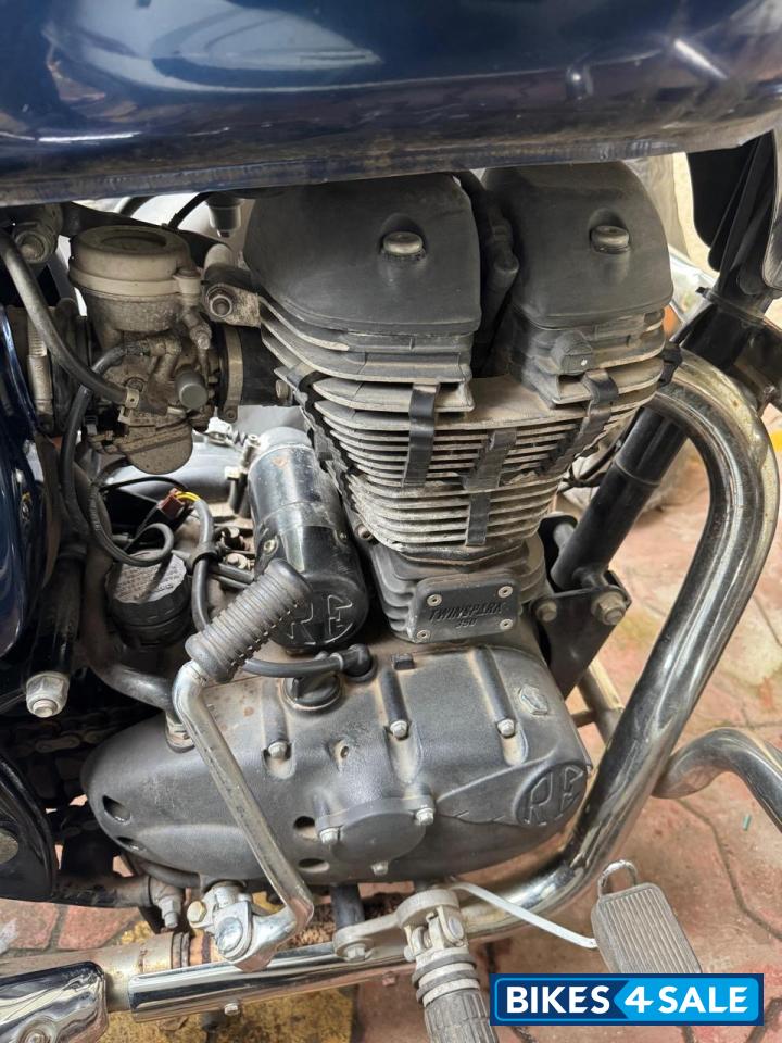 Royal Blue / Marine Royal Enfield Thunderbird 350