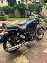 Royal Blue / Marine Royal Enfield Thunderbird 350