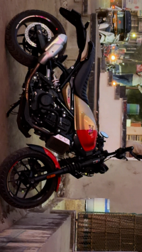 Dip Gold Royal Enfield Guerrilla 450 Dash