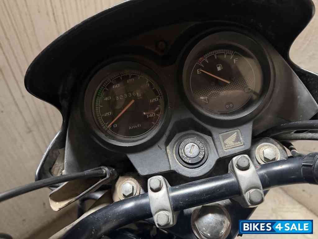 Red Honda Dream Yuga