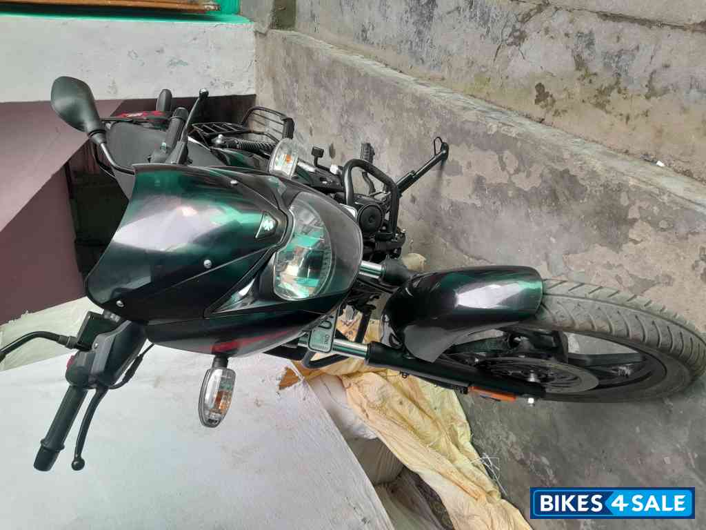 Red Bajaj Pulsar 125 Neon Disc Single Seat