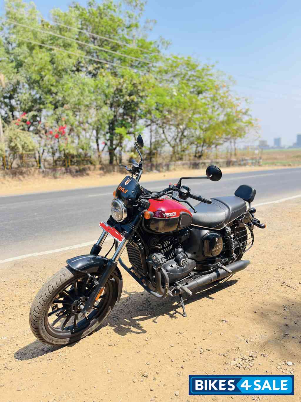 Yezdi Roadster Dual Tone