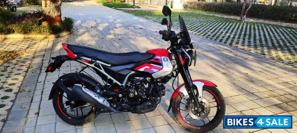 Racing Red Bajaj Freedom 125 NG04 Disc LED