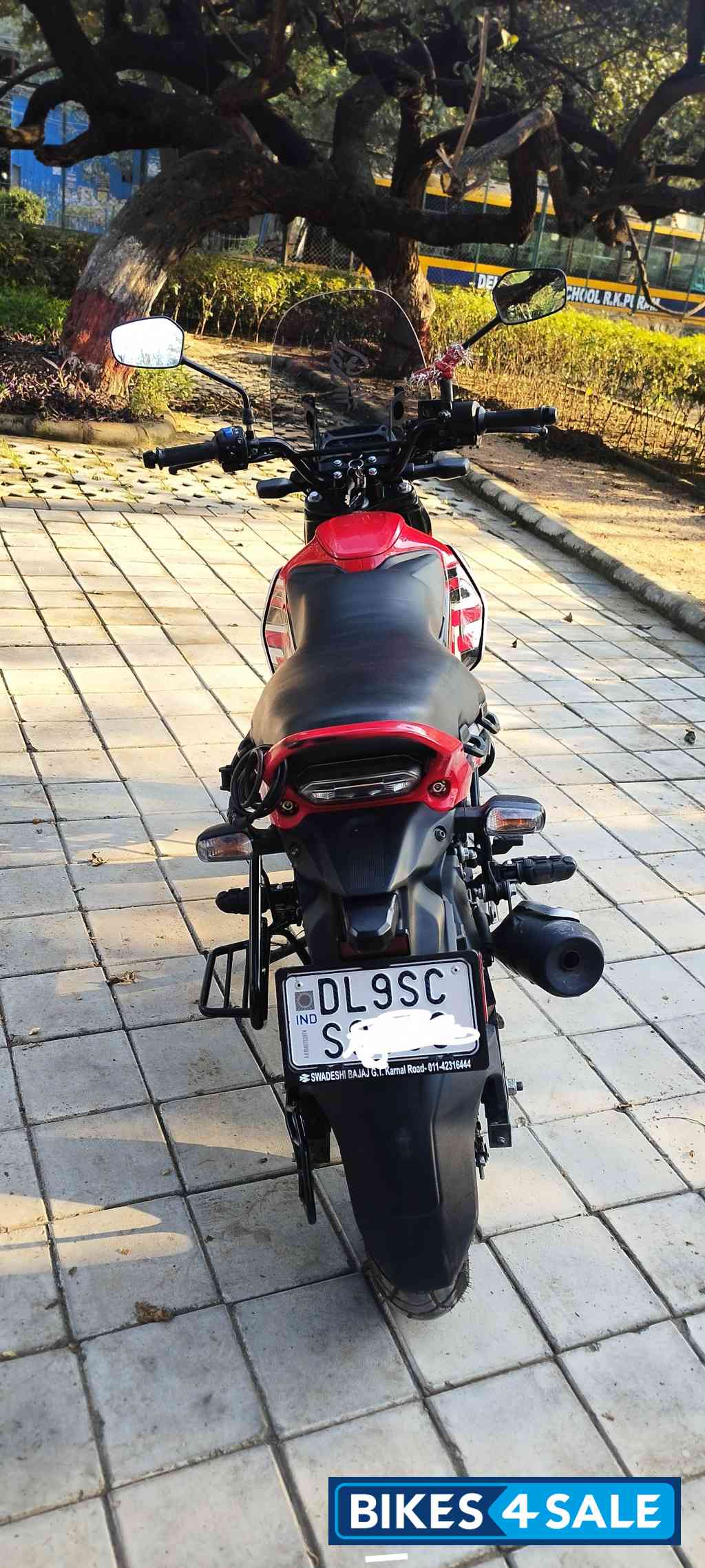 Racing Red Bajaj Freedom 125 NG04 Disc LED Racing Red Bajaj Freedom 125 NG04 Disc LED