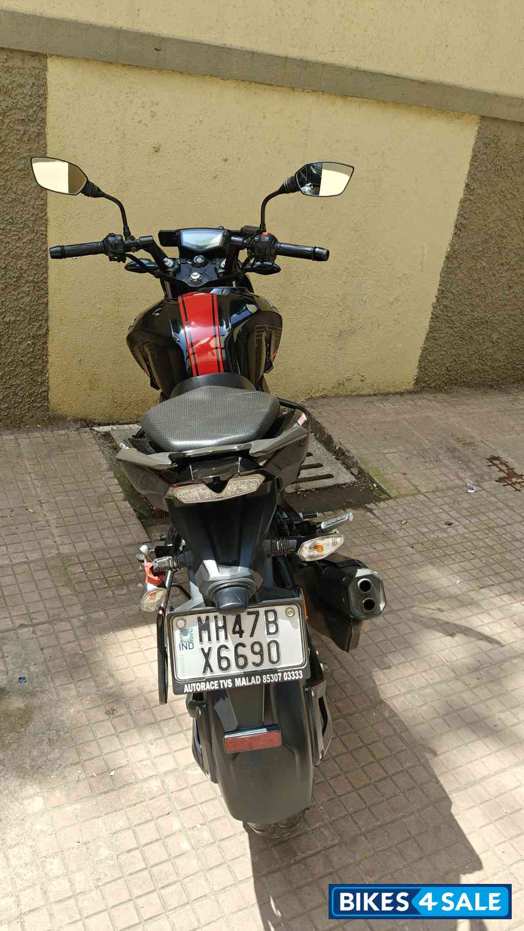 Black/red TVS Apache RTR 200 4V 2022