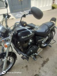 Black Royal Enfield Thunderbird X 500
