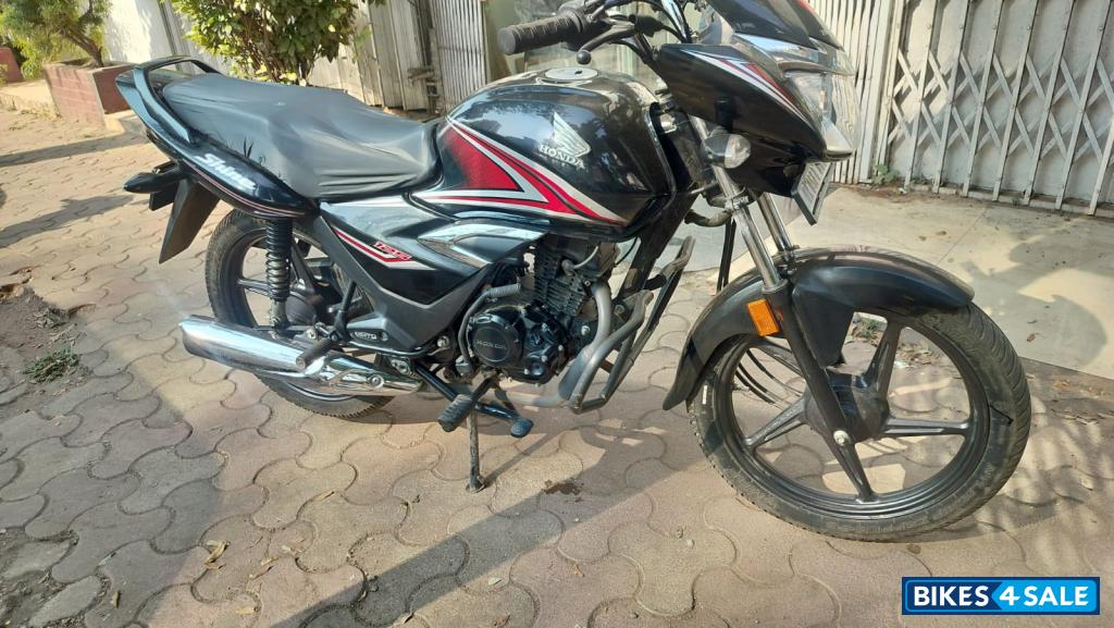 Black Honda Shine 125 Drum