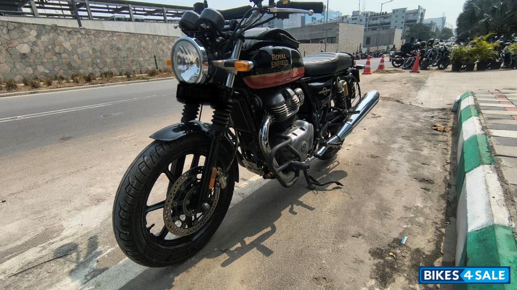 Sunstrip Black Royal Enfield Interceptor 650 Twin