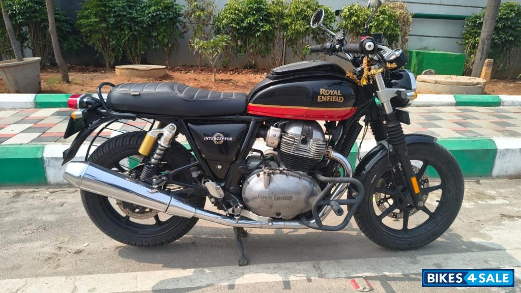 Sunstrip Black Royal Enfield Interceptor 650 Twin
