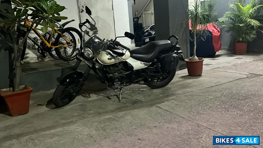 White And Black Bajaj Avenger Street 220