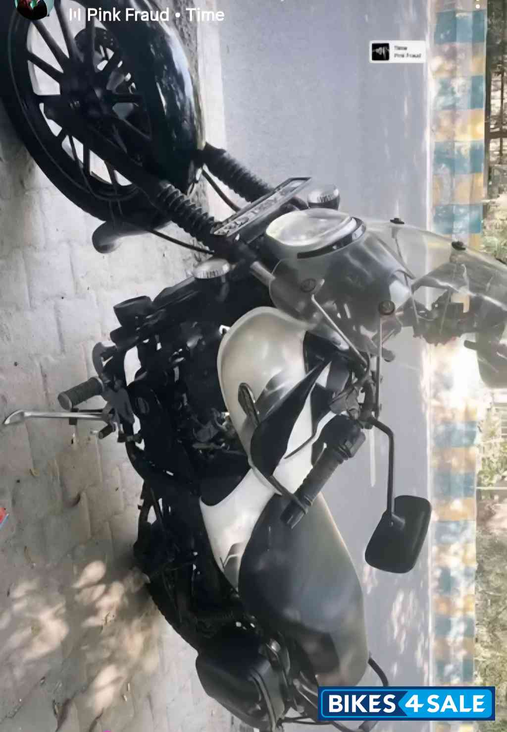 White And Black Bajaj Avenger Street 220