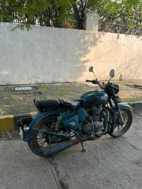 Royal Enfield Classic Squadron Blue