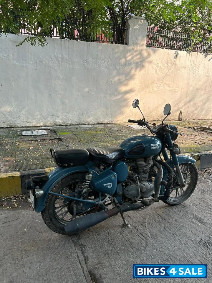 Royal Enfield Classic Squadron Blue