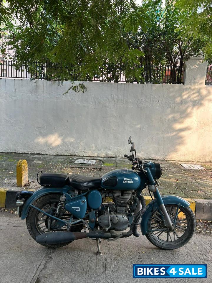 Royal Enfield Classic Squadron Blue