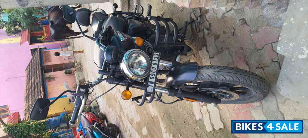 Matt Black Royal Enfield Meteor 350 Stellar Matt Black Royal Enfield Meteor 350 Stellar