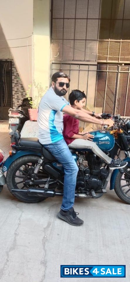 Blue Royal Enfield Thunderbird 350