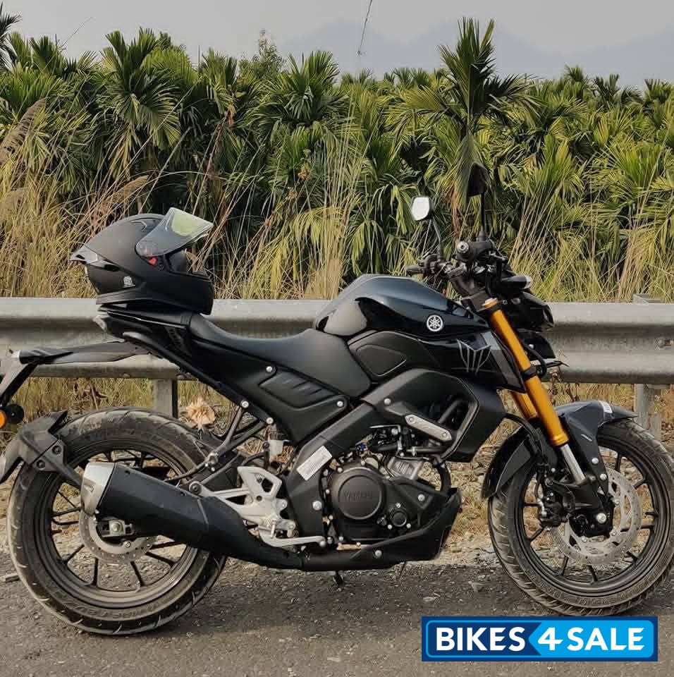 Metallic Black Yamaha MT-15 Ver 2.0