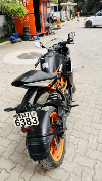Black/orange KTM RC 200
