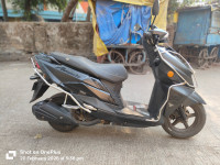 Black Suzuki Avenis 125 Ride Connect Edition