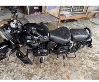 Royal Enfield Classic 500