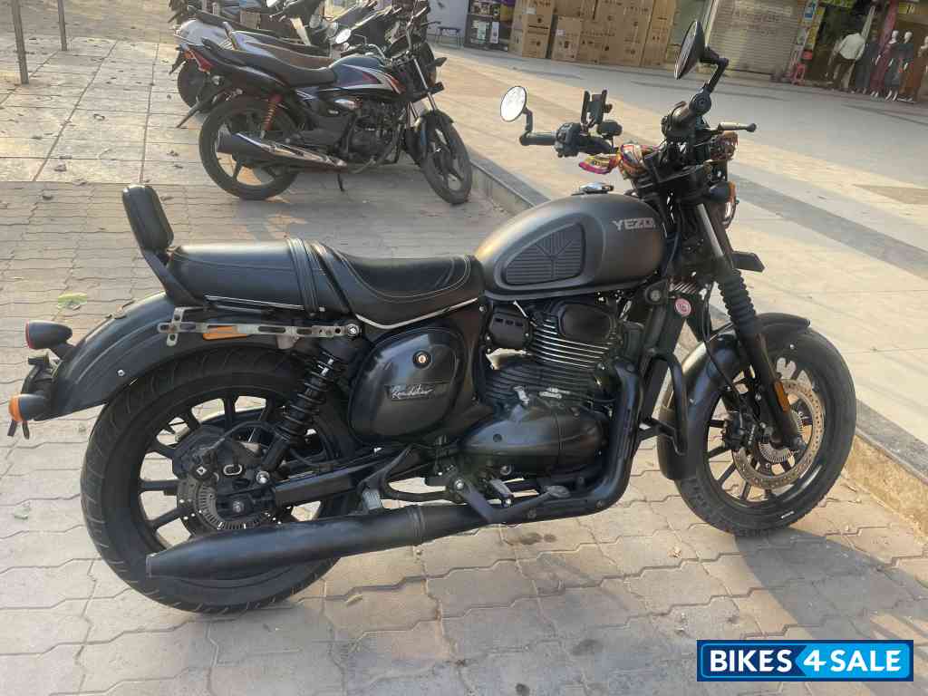 Mate Black Yezdi Roadster Dark