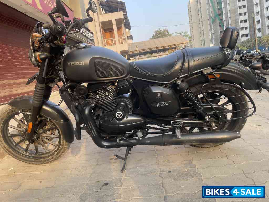 Mate Black Yezdi Roadster Dark