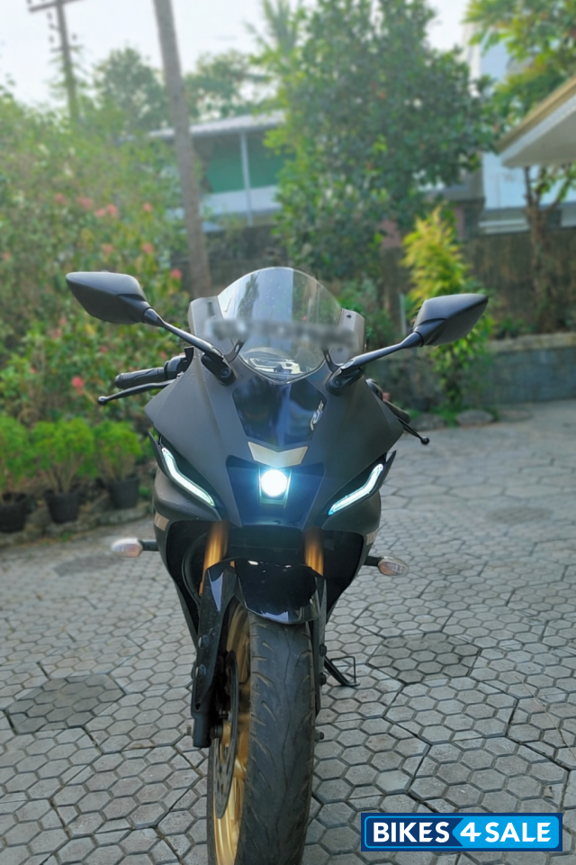 Dark Knight (black) Yamaha R15 V4